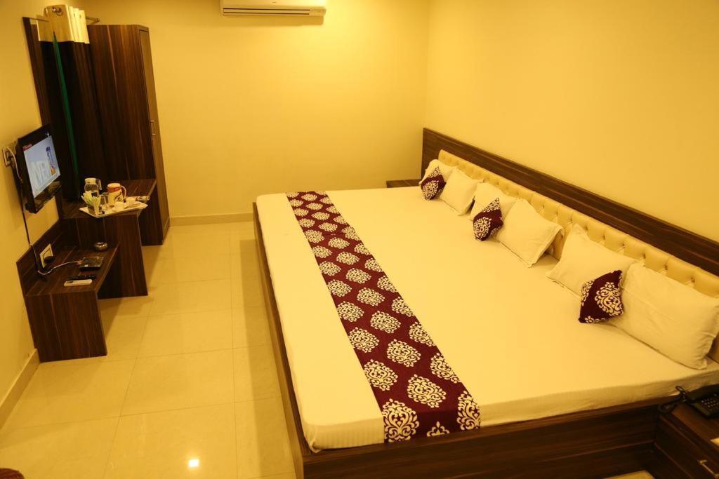 Kingsway Hotel And Restaurant Ajmer Dargah 350 Meter Dış mekan fotoğraf