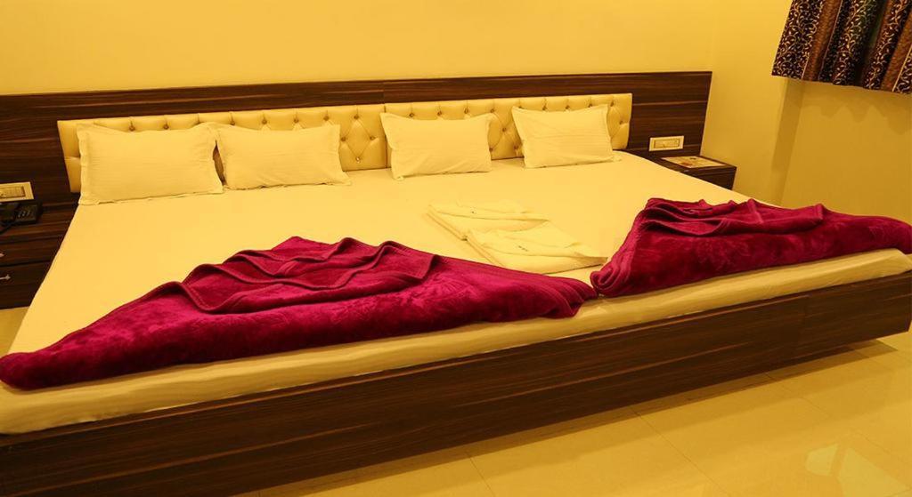 Kingsway Hotel And Restaurant Ajmer Dargah 350 Meter Dış mekan fotoğraf