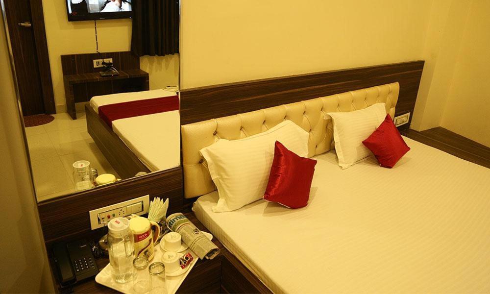 Kingsway Hotel And Restaurant Ajmer Dargah 350 Meter Dış mekan fotoğraf